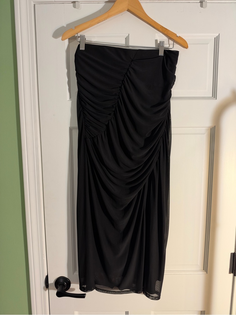 House of Harlow 1960 Black Ruched Midi Skirt